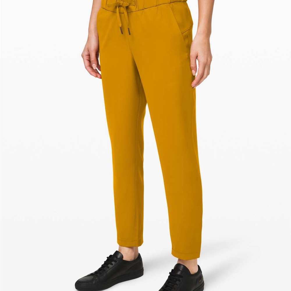 Lululemon On the Fly 7/8 Pants Size 4